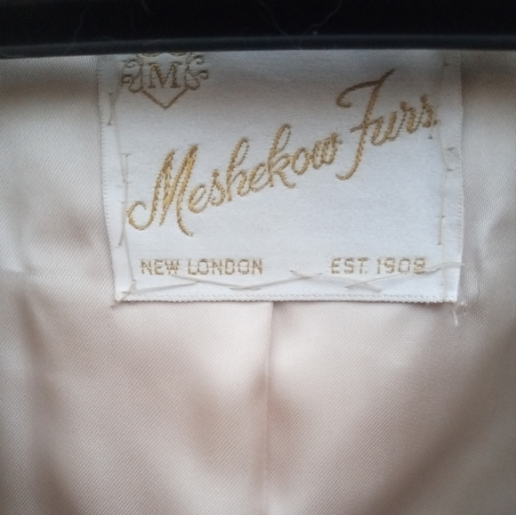 Mesheklow Furs Genuine dyed Fox unisex fur coat - Picture 3 of 3